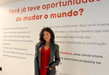 Alumbra Empreendimentos Design traz atriz Aline Campos para Itajaí